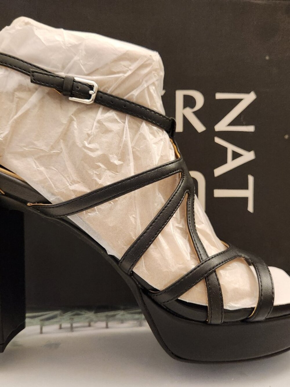 Naturalizer Black Smooth Leather "Neona" Platform Sandals. NIB. Size 10